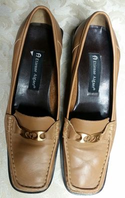 LADIES DRESS SHOES.