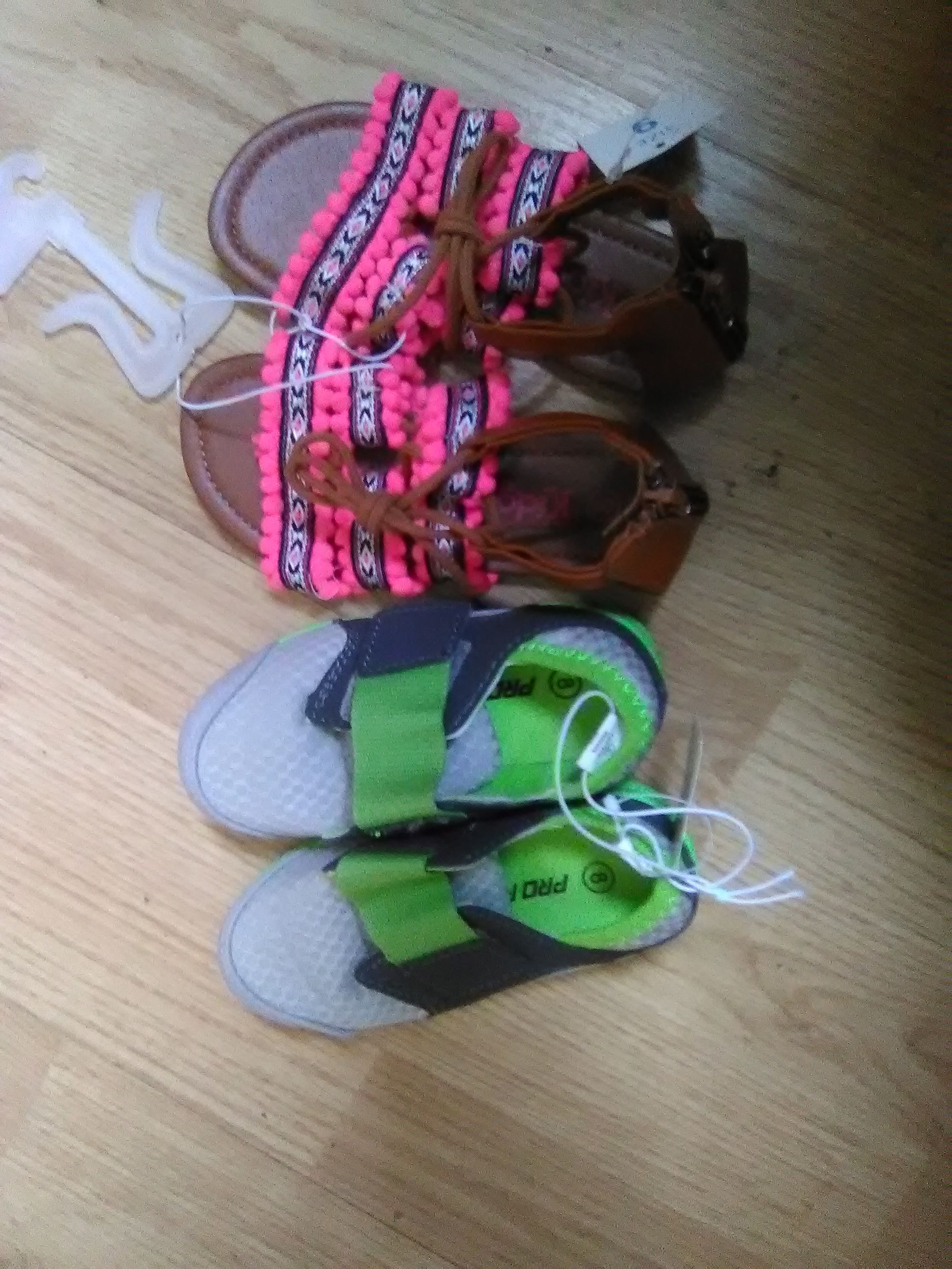 2 Brand new paír never worn