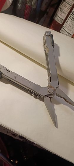 GERBER MULTI TOOL PLIARS
