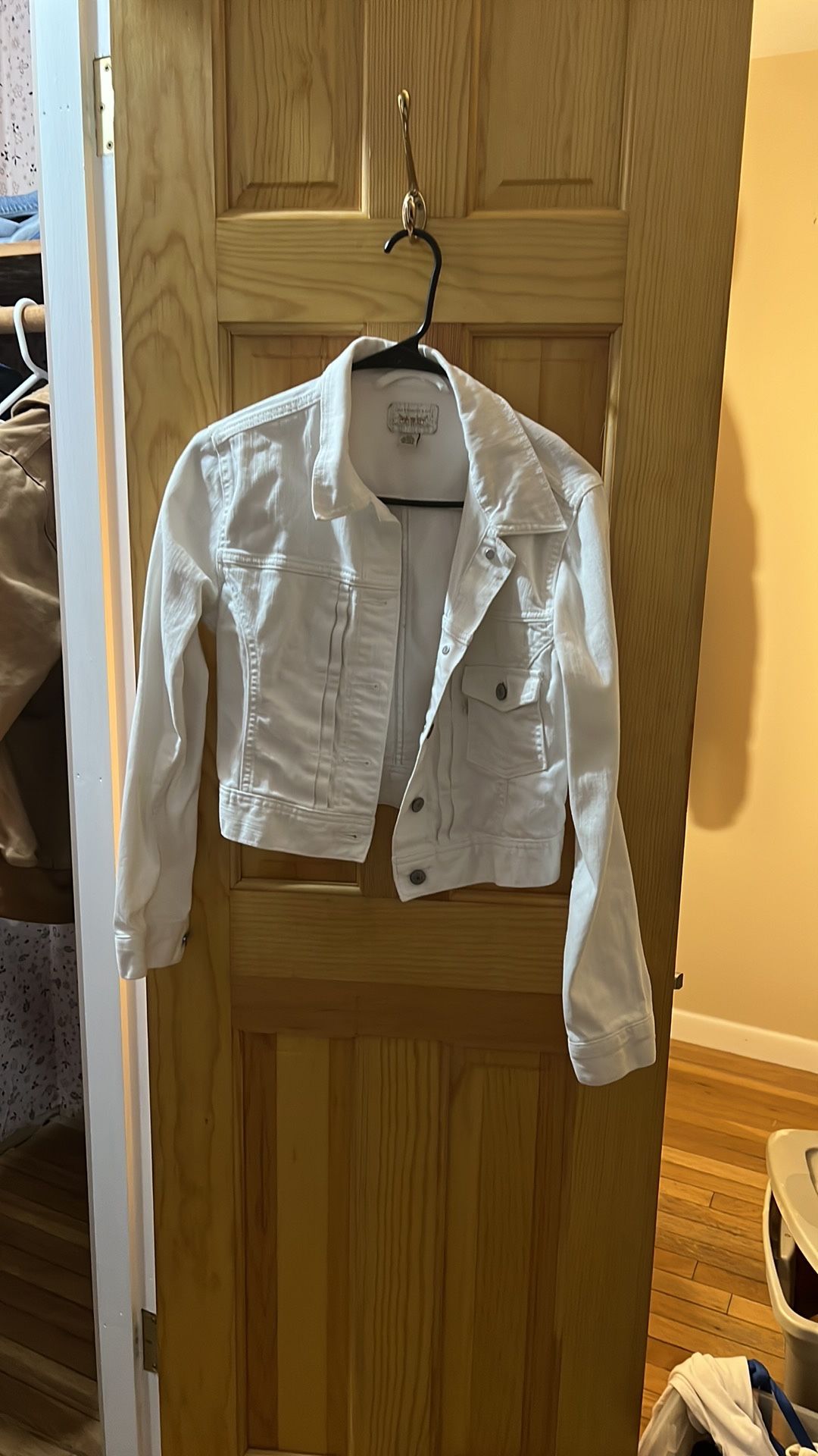 Levi’s White Crop Jacket