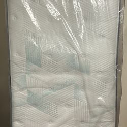 Twin size bed beauty rest