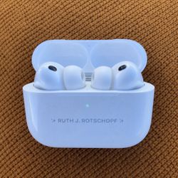 Apple AirPods Pro 3 with Engraved Case