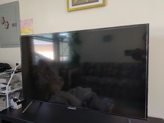 Samsung 50" RU7100 4K Ultra HD Smart TV - Charcoal Black