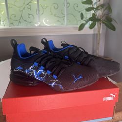 Boys Puma Axelion Lightning, boys size 6.5