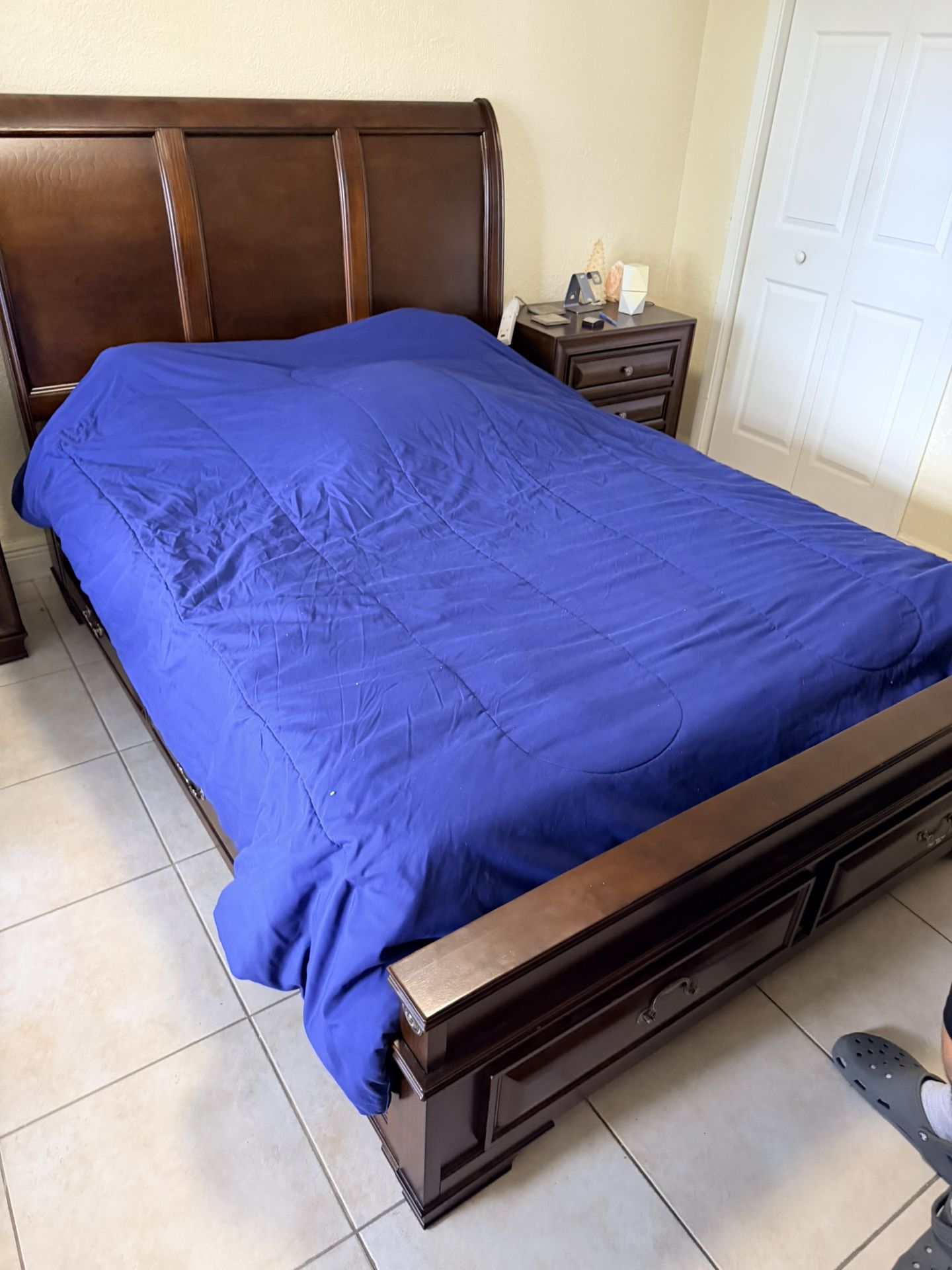 House/bedroom furniture