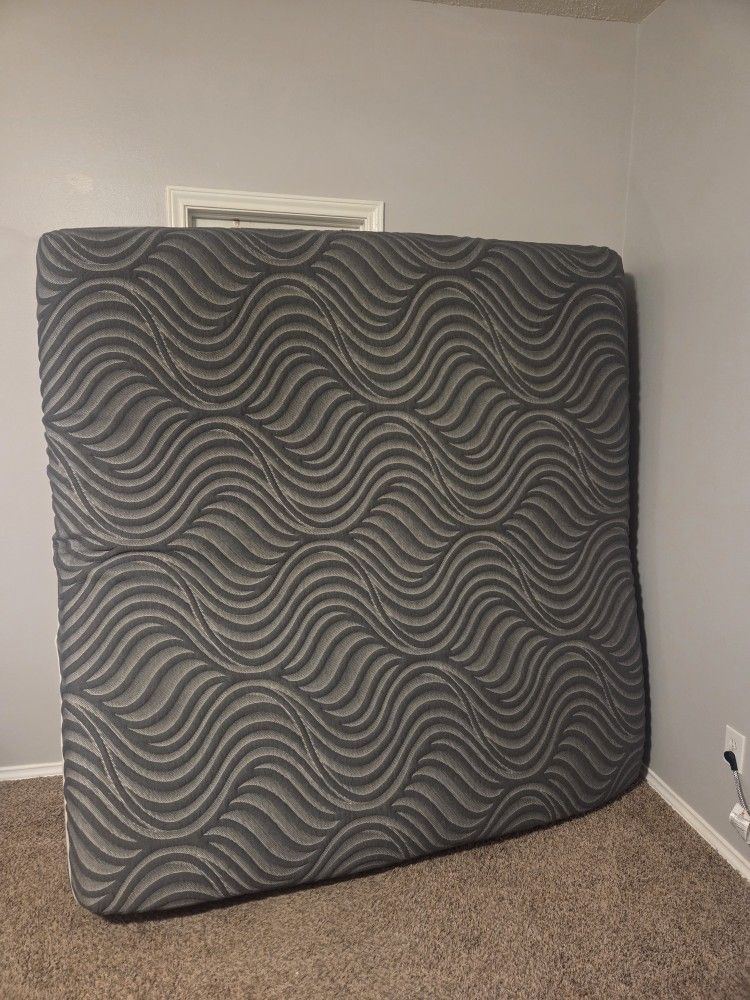 King Sealy Hybrid Mattress