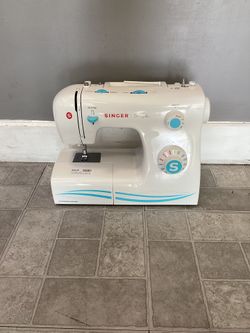 Singer Simple 2263 Sewing Machine W/ Pedal