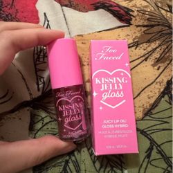Too Faced Kissing Jelly Gloss Grape Soda Color 4.5ml Juicy Lip Oil, Gloss Hybrid Brand New For Sale