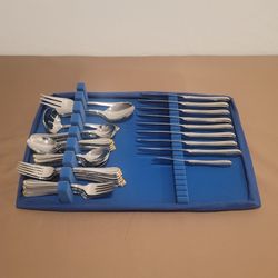 54 pc Gorham Golden Melon Bud Stainless Steel Flatware with Gold Trim