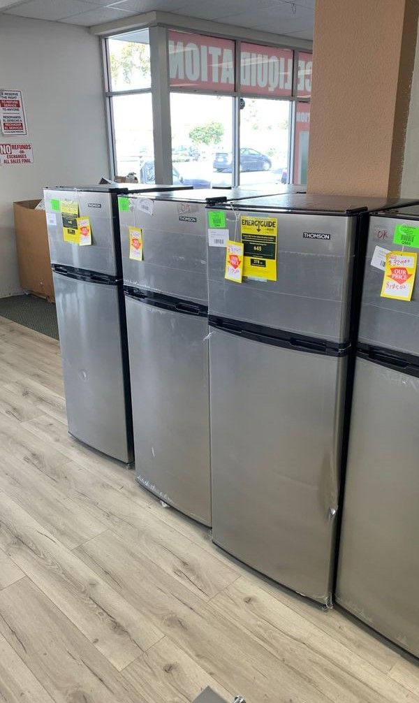 Thomson 6.3 cu. UpRight Deep Freezers for Sale in Houston, TX - OfferUp