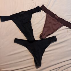 Skims Thongs 