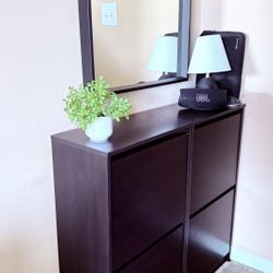 2 Show Rack With Mirror 