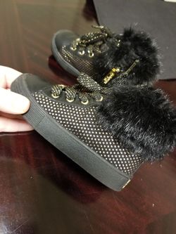 Cute boots with fur size 8