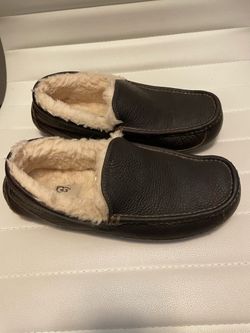 UGG shoes, excellent conditions, brown, size 8