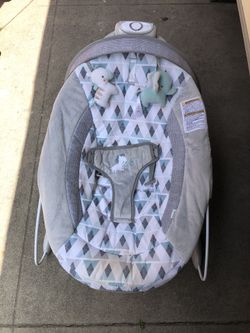 Baby Vibrating Bouncer