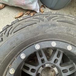 spare tire size LT305/65R17