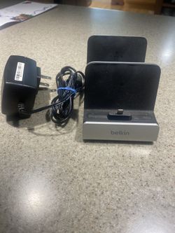 Dual iPhone Lightning Docking Pad