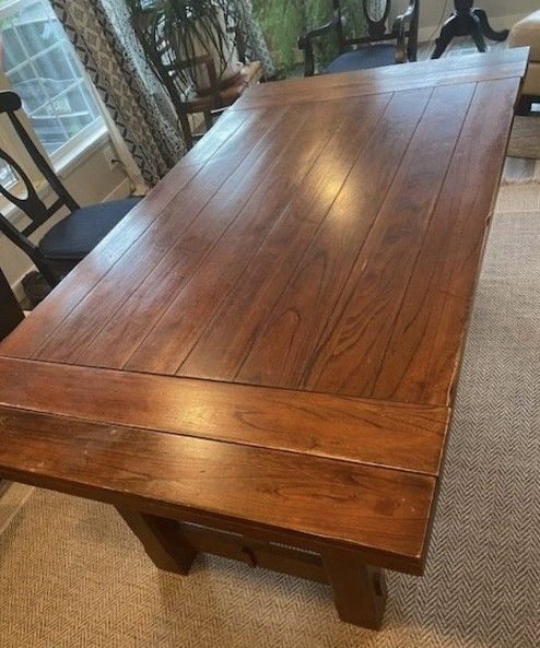 Solid Wood Dinjng Table