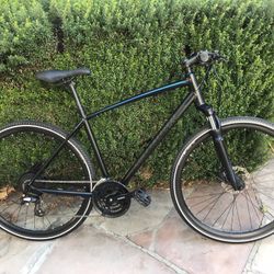 Specialized Crosstrail Showroom  Condition Low Mileage Shimano Components Beautiful Bike