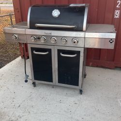 PROPANE BBQ GRILL