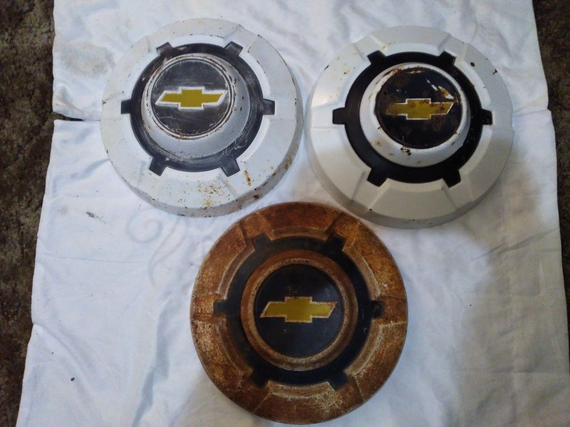 (3) VINTAGE 1969-1972 CHEVROLET DOG DISH HUBCAPS