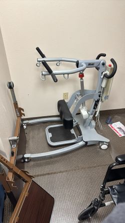 standing patient hoyer lift