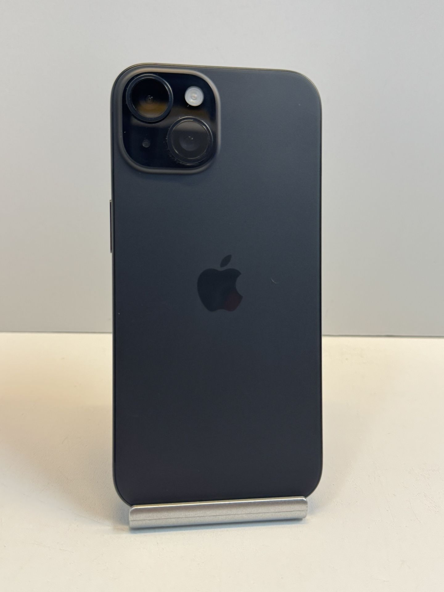 Apple iPhone 15 128gb. ( Unlocked Cellphone )