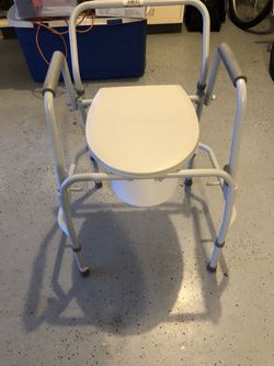 Portable commode