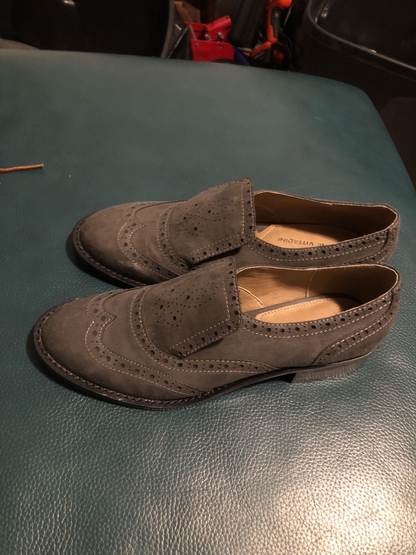 Women’s New never worn grey flat Adrienne Vittadini size 7M