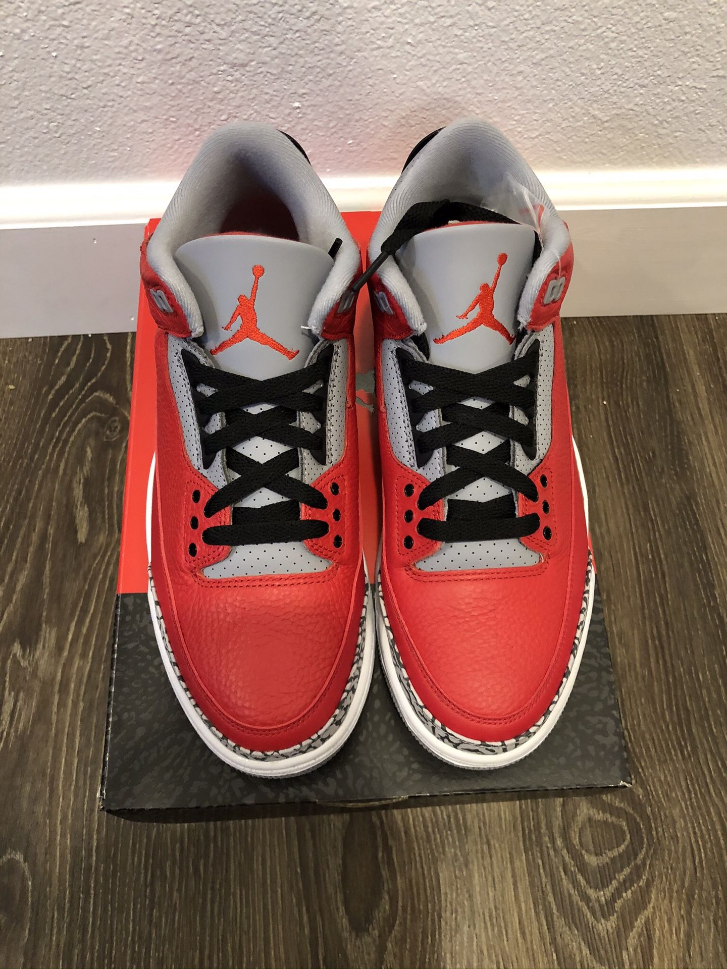 Jordan 3 Retro OG - Fire Red Cement Size 9 Deadstock Never Worn