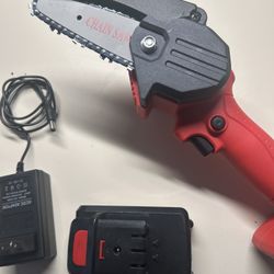 Small Cordless Chain Saw