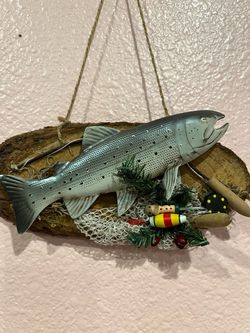 Fisherman Hanging Plaque with Metal Fish, Net & Fish Gear