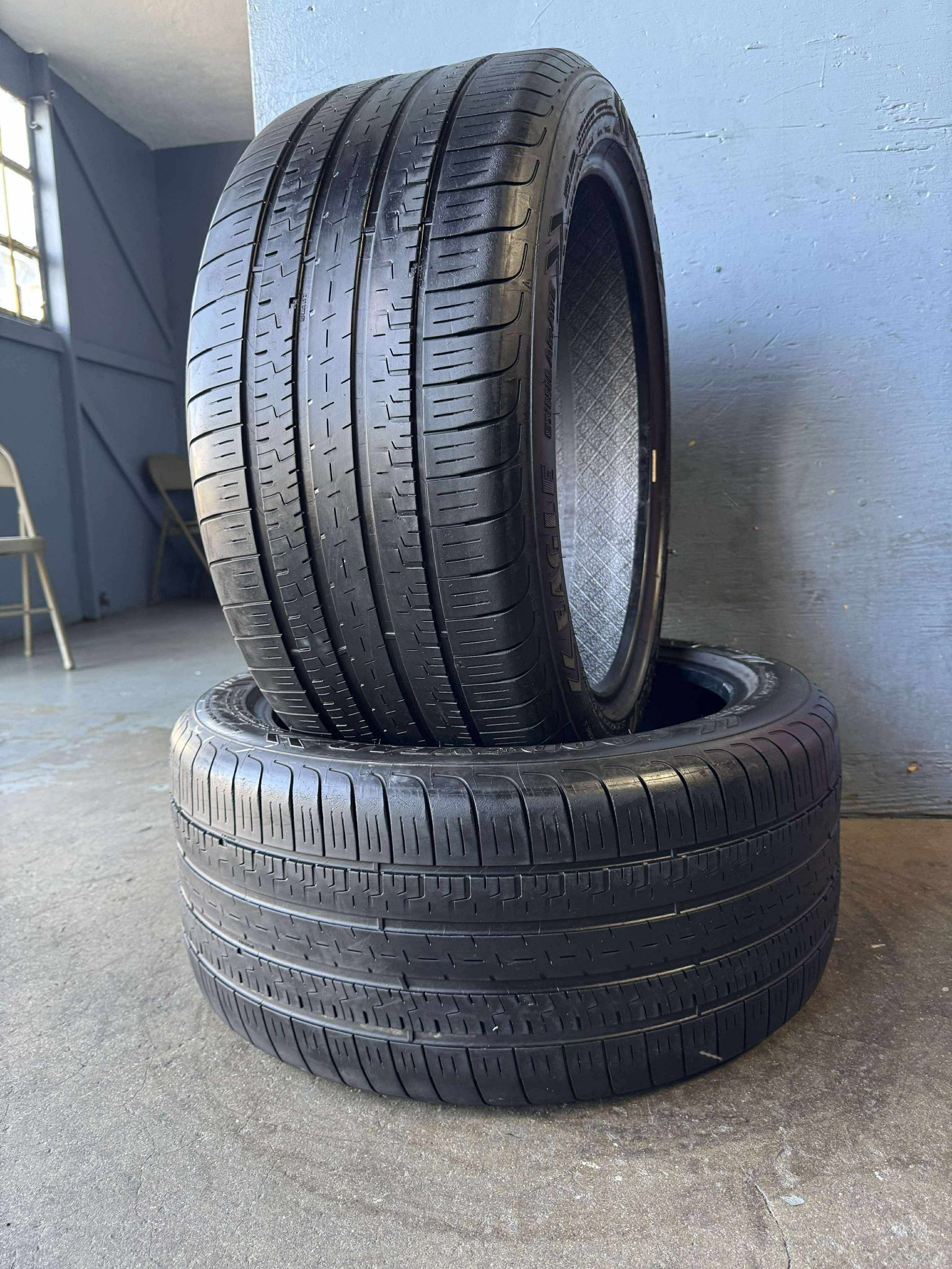 275/40/19. GOODYEAR