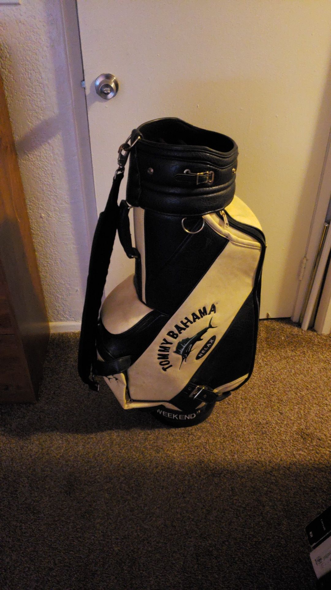 Tommy Bahama Golf Bag for Sale in Riverside CA OfferUp
