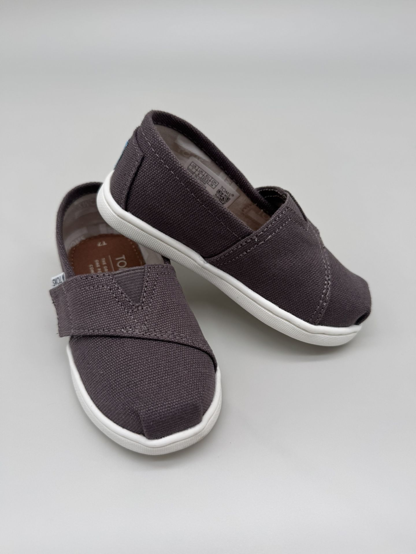 Tom’s Brown Canvas Shoes NWOT (7 Toddler)