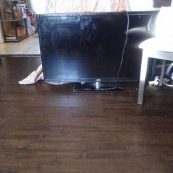 42 Inch RCA TV 