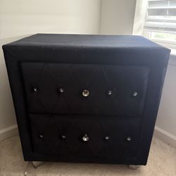 Dressers/ Bedroom Set 