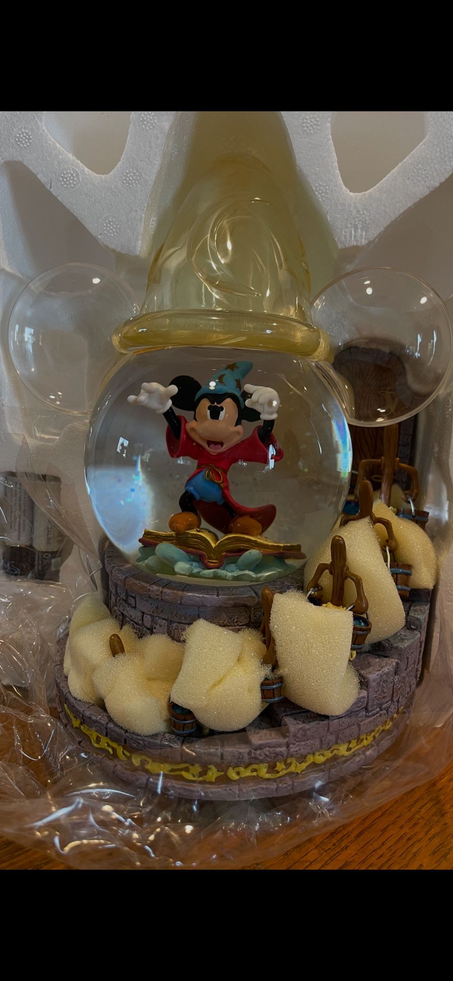 Disney Mickey Musical Snow Globe Fantasia Sorcerer’s Apprentice