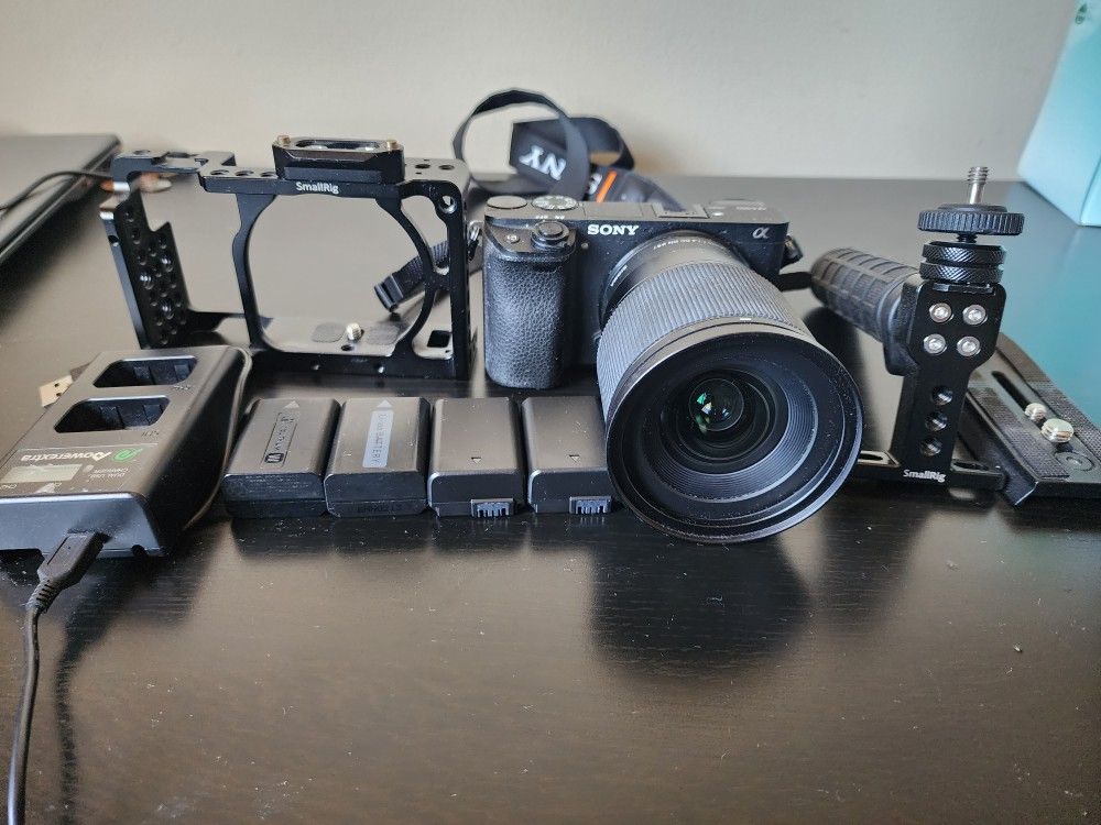 Sony a6300 Bundle