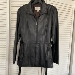 Worthington genuine Lambskin women’s adorable leather black jacket from Jcpenny barely used size L
