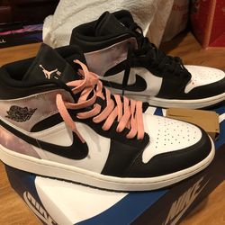 Selling Air Jordan 1 Mid SE GS "Zen Master" or the Air Jordan 1 Mid SE for men.size 10