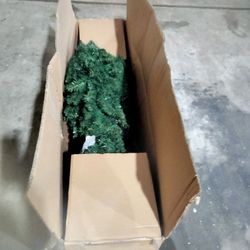 Wearhouse Sale Christmas Trees Rang From 6'-9.5' And Garland 