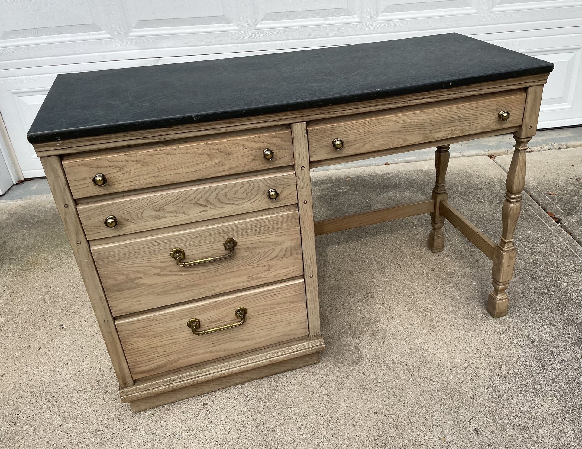 Small Desk By Kenlea crafts