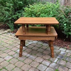 Small  table  17,5”-23,5”-22’