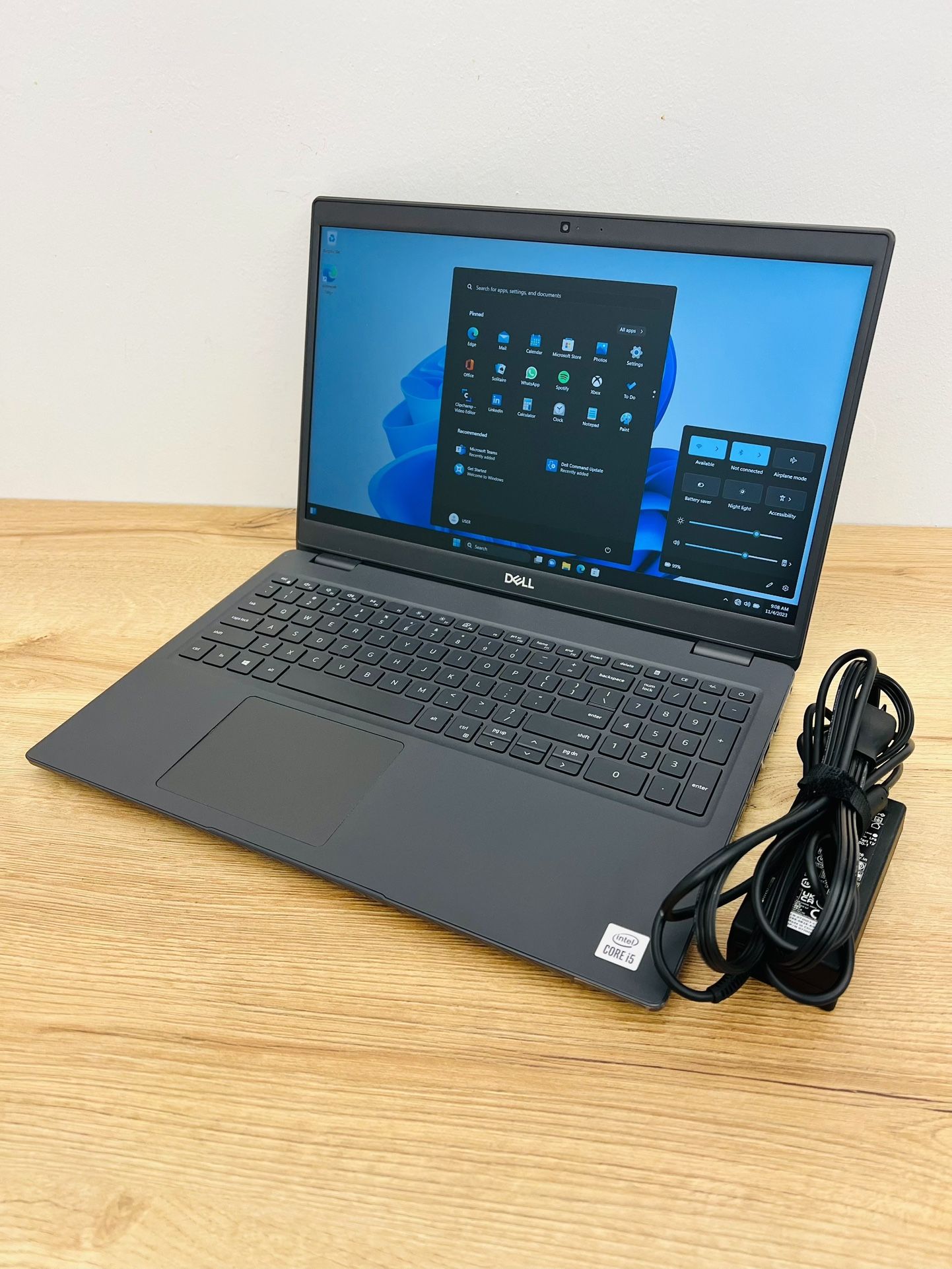 Dell 15.6” i5 Quad Core 10th Gen Full HD laptop / Windows 11 Pro / SSD / WiFi 6 AX / Camera / HDMI / Bluetooth / USB C / Charger