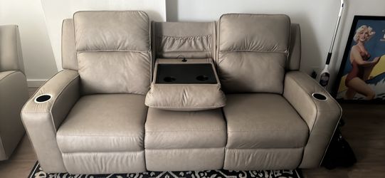 Ashley Lavenhorne Couch-DM FOR INFO