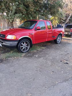 1997 ford f-150 $1200 NEEDS ENGINE