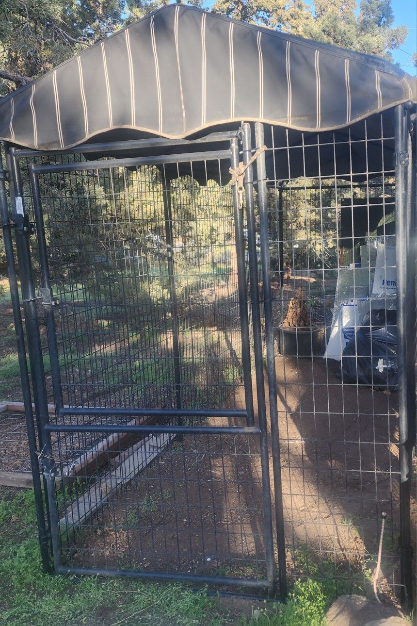 5x15 Costco Dog Kennel