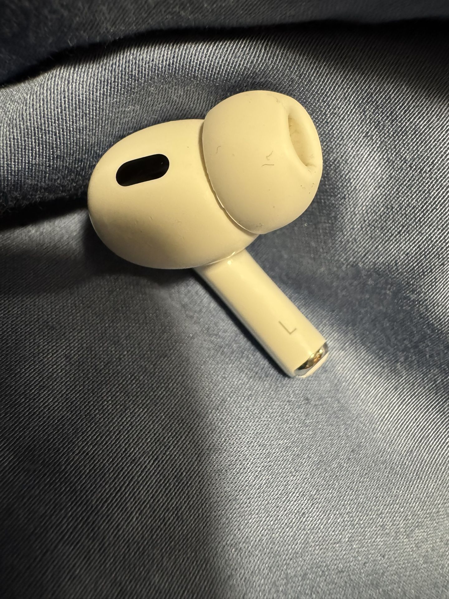 Apple Airpods Pro  Gen 2 ( Left Earbud)