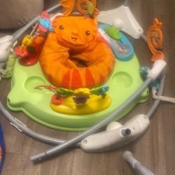 Jumper With 360 Swivel 3heights Level & Two Baby Mat One Of Them Play Music And Lights Up 
